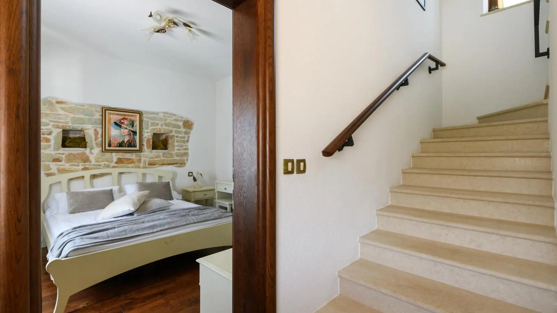 Villa Gina Valtura 0*,  Croatia